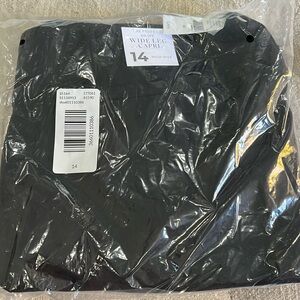 Lane Bryant 14 The perfect drape wide leg Capri high rise NWT Never opened black